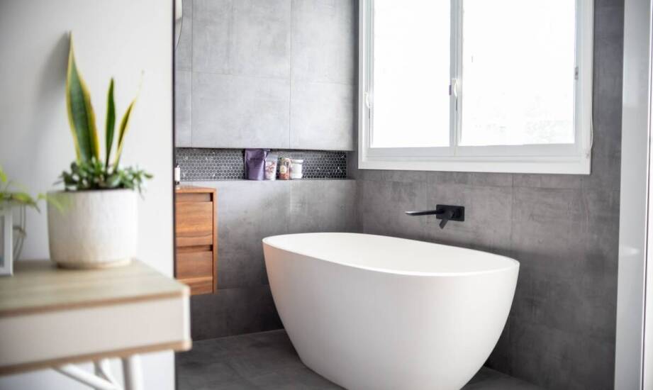 Nowoczesne zastosowania terakoty w aranżacji łazienek