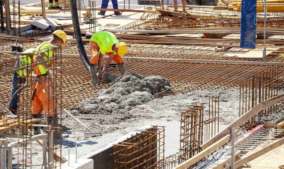 Wpływ różnych pojemności betonowych pojemników na organizację pracy na budowie