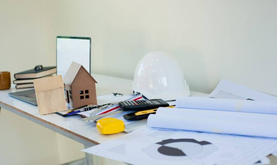 Jakie czynniki wpływają na decyzję o przyznaniu ochrony dla wzoru przemysłowego?