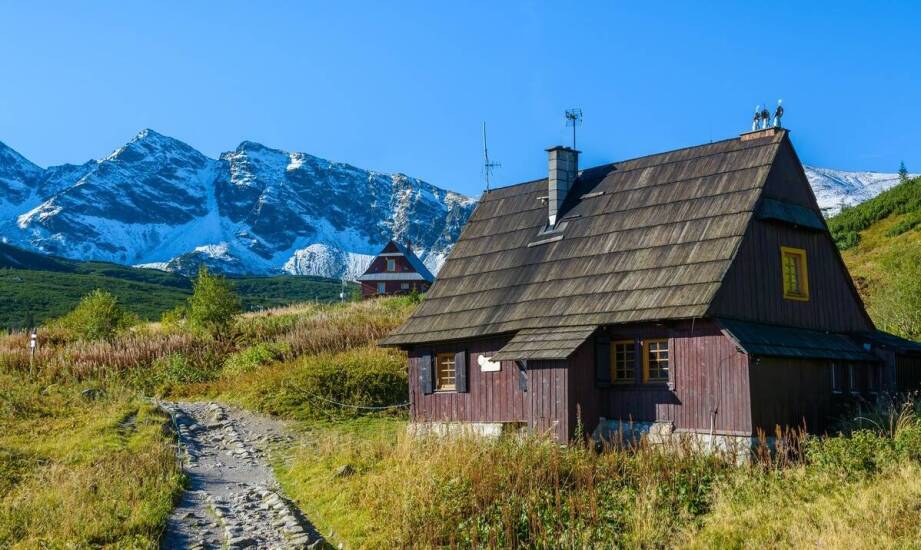 Dlaczego warto wynająć domek w pobliżu atrakcji turystycznych?