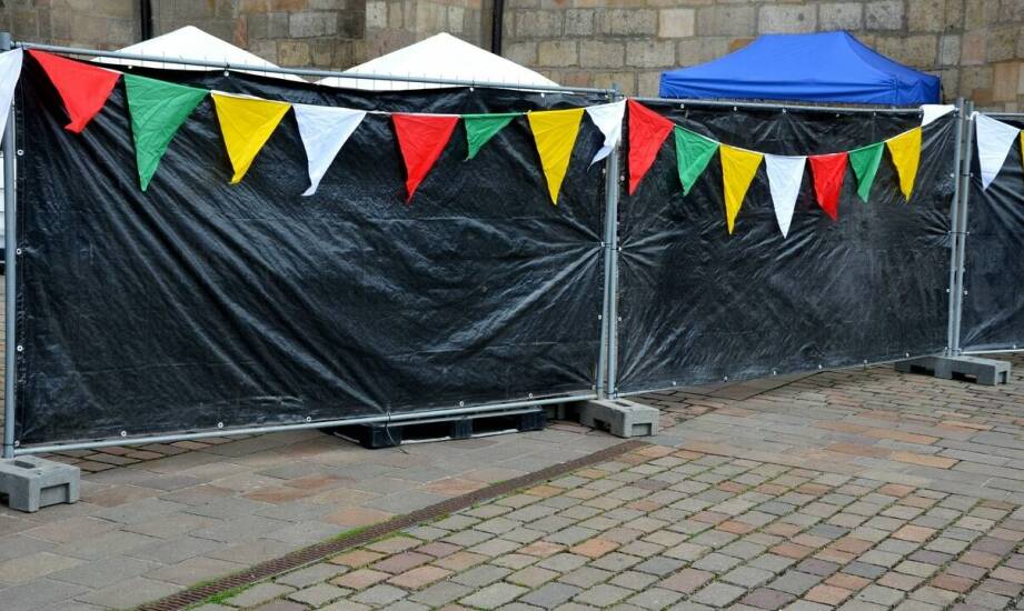 Jak pneumatyczna brama może przyciągnąć uwagę na plenerowych wydarzeniach?