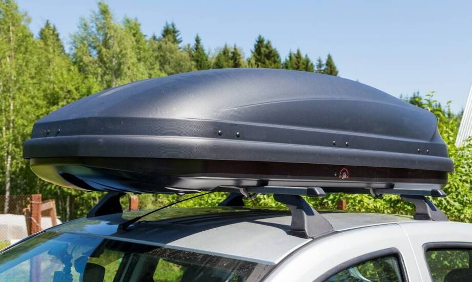 Jakie są zalety korzystania z dachowych boksów podczas rodzinnych wyjazdów?