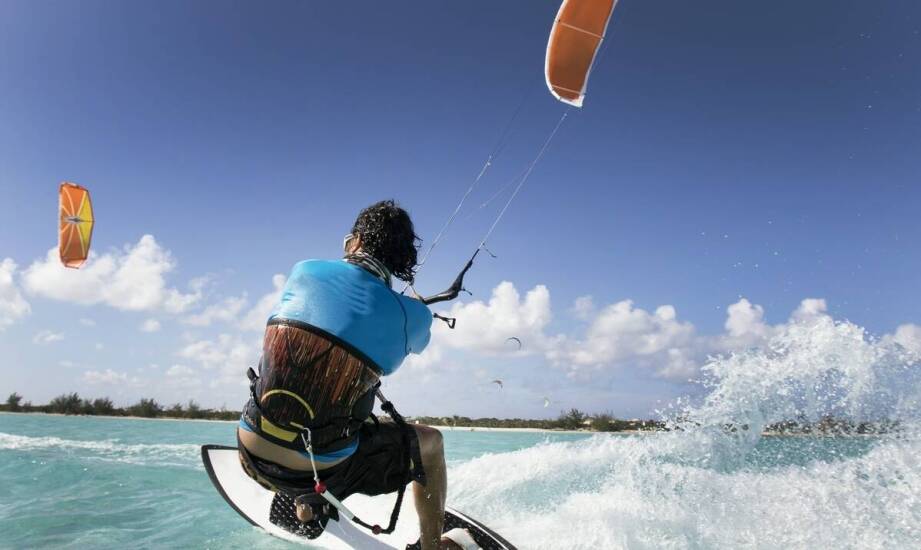 Kitesurfing w Egipcie: jak wybrać idealną lokalizację do szkolenia?