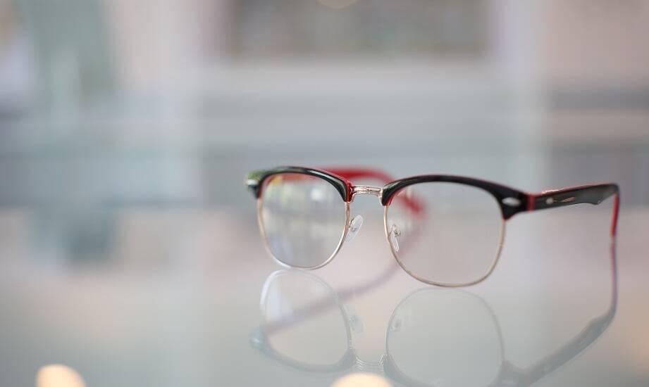 Jakie są korzyści z noszenia elastycznych i lekkich oprawek?