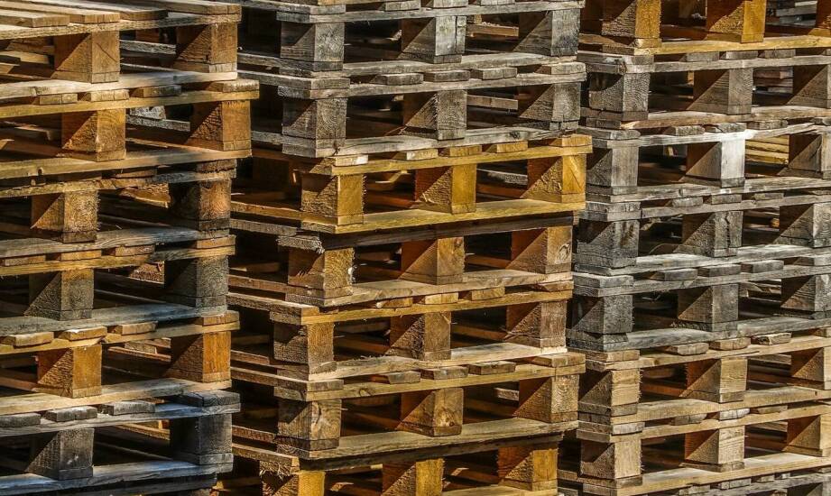 Niestandardowe palety: jak mogą zwiększyć wydajność operacyjną?