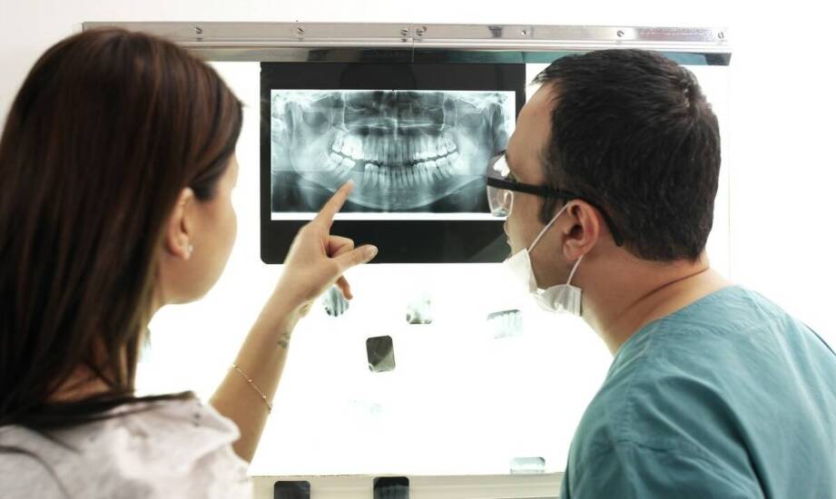 Jak prześwietlenie zębów wpływa na skuteczność chirurgicznego leczenia?