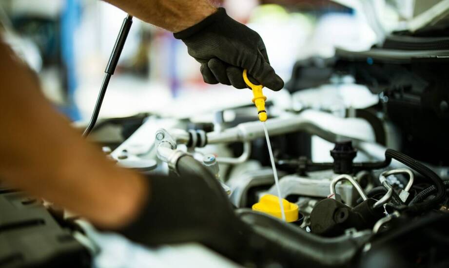 Jakie są oznaki, że Twój pojazd potrzebuje wymiany oleju w Dar Oil?