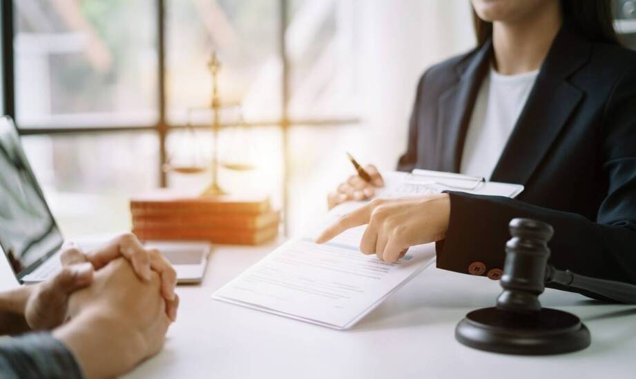 Konsultacje prawnicze - online czy stacjonarnie?