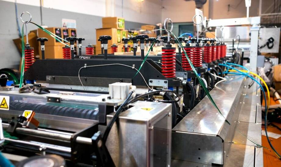 Rola sprężyn z prostokątnym przekrojem materiałów w przemyśle ciężkim