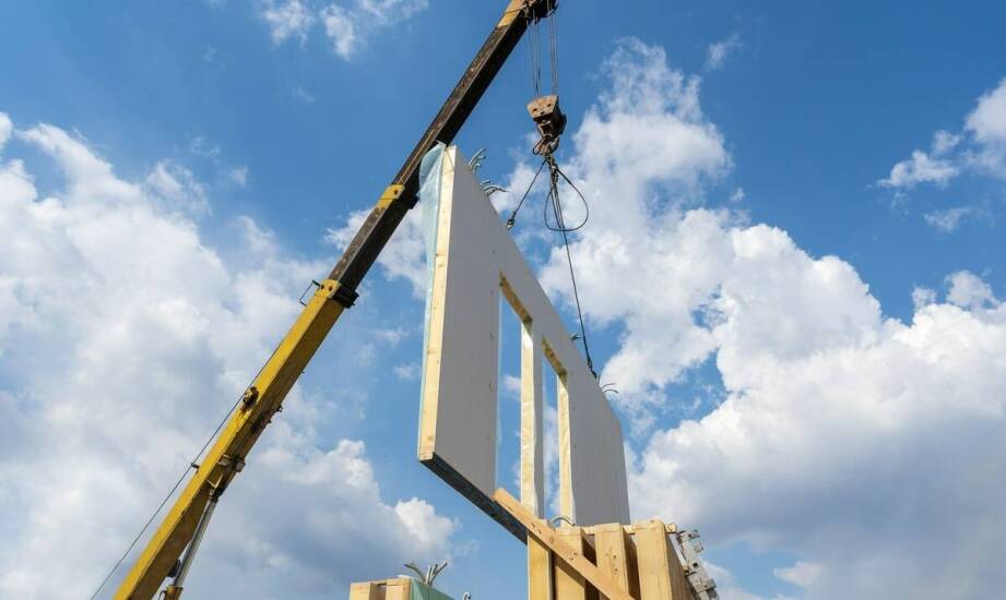 Jakie są korzyści z zastosowania prefabrykatów w budowie zbożowych hal?