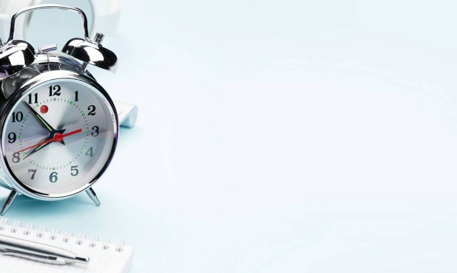 Stylowe LED zegary na biurko dla młodzieży – przegląd modeli