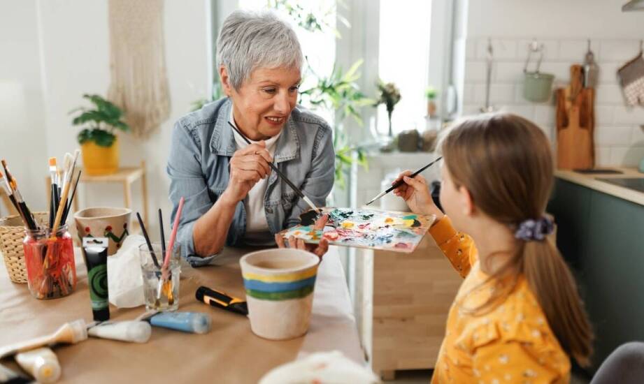 Znaczenie różnorodnych form arteterapii w domach opieki dla seniorów