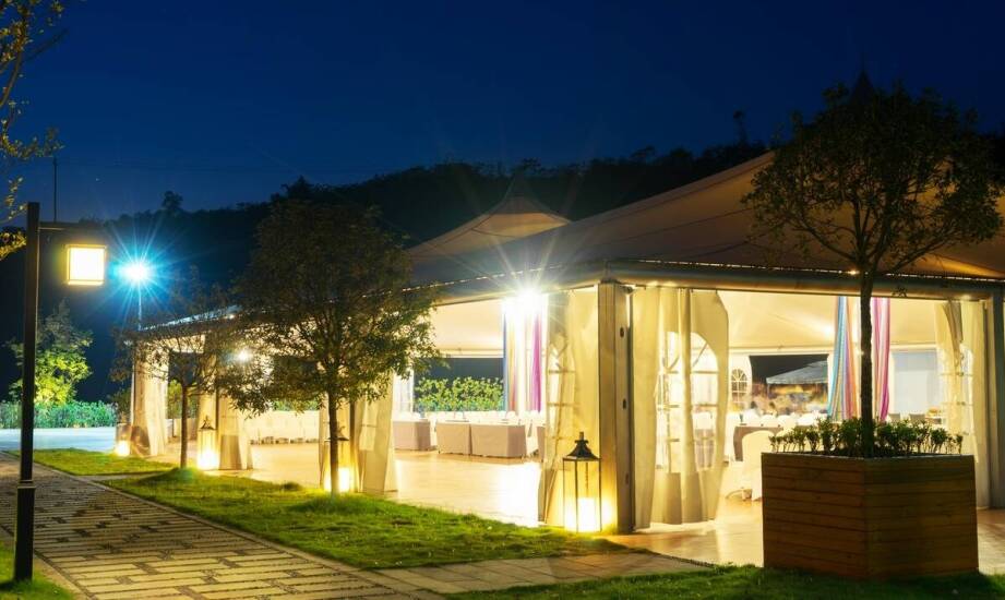 Zalety sferycznych namiotów w organizacji luksusowych wydarzeń