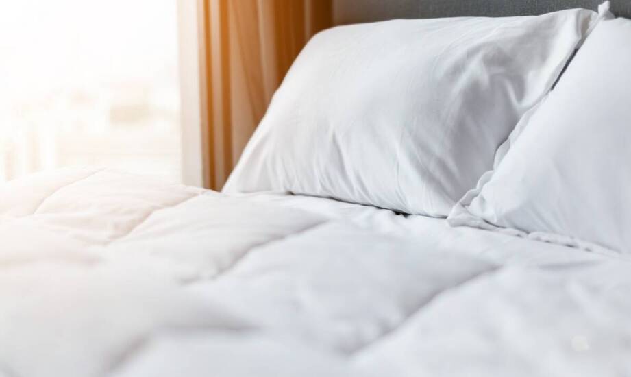 Czy wymiar kołdry 180 na 200 sprawdzi się w każdej sypialni?