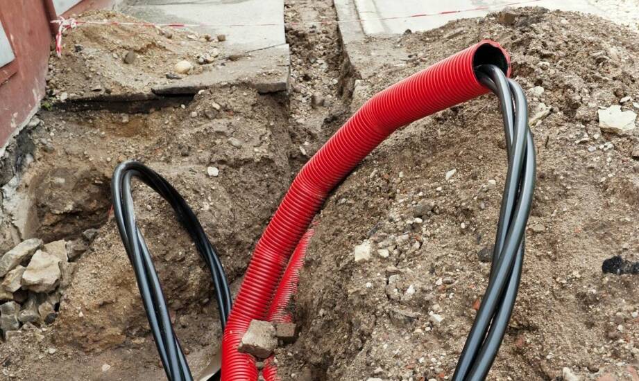 Światłowód w ziemi: jakie korzyści dla miejskiej infrastruktury?