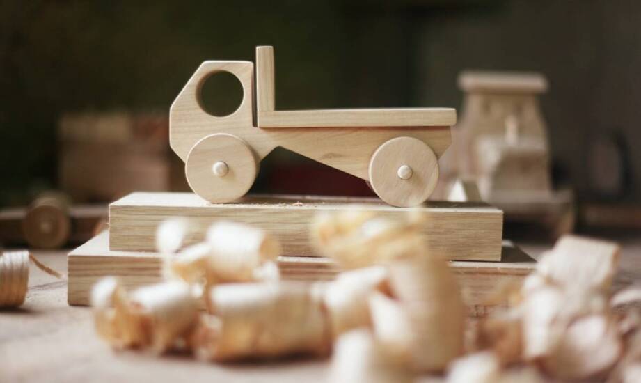 Trendy w projektowaniu ekologicznych zabawek wozideł