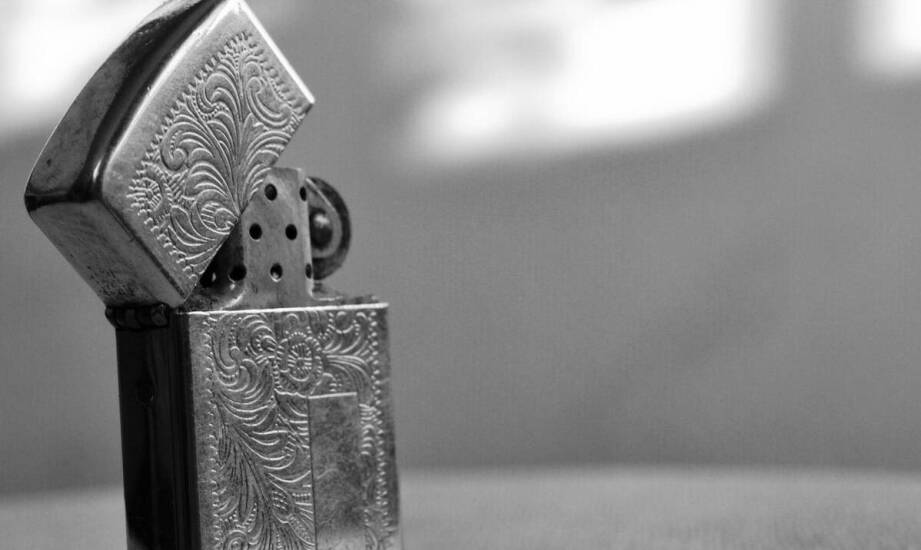 Jak personalizacja benzynowej zapalniczki wpływa na jej wartość rynkową?