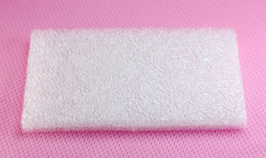 Wpływ materiałów używanych do produkcji piankowych różyczek na ich trwałość