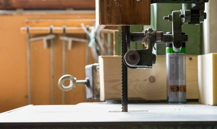 Jakie korzyści płyną z inwestycji w dłutownicę DAA 16?