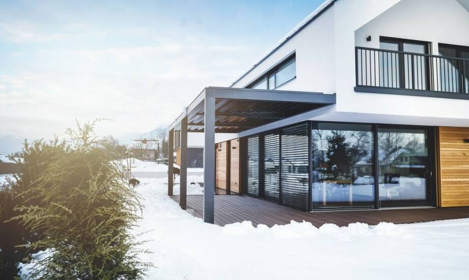 Jak komorowy poliwęglan wpływa na estetykę zimowych ogrodów?