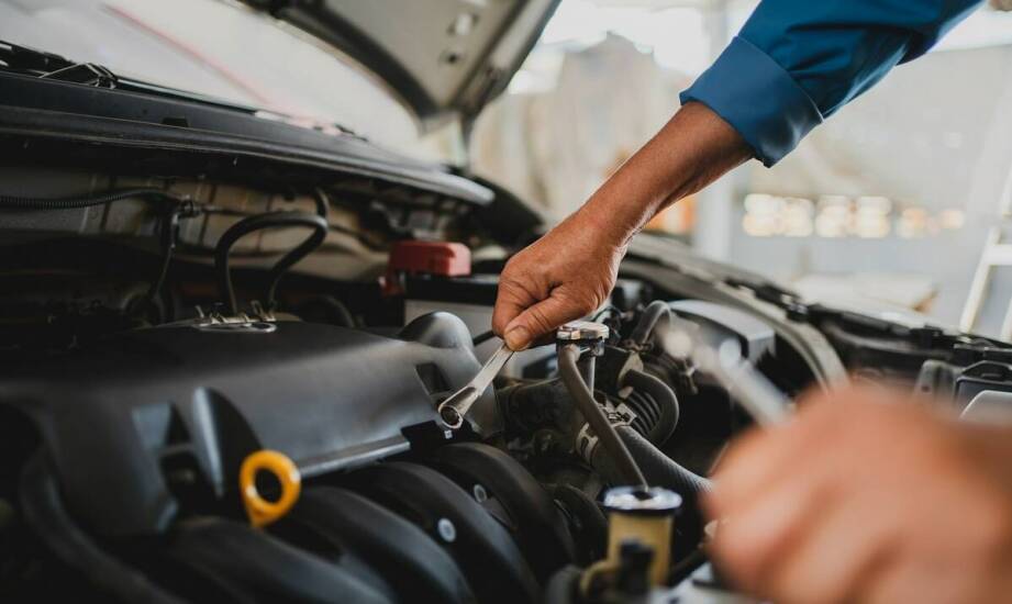 Instrukcja krok po kroku: jak zamontować blokadę rozrządu w Oplu 1.8 16V?