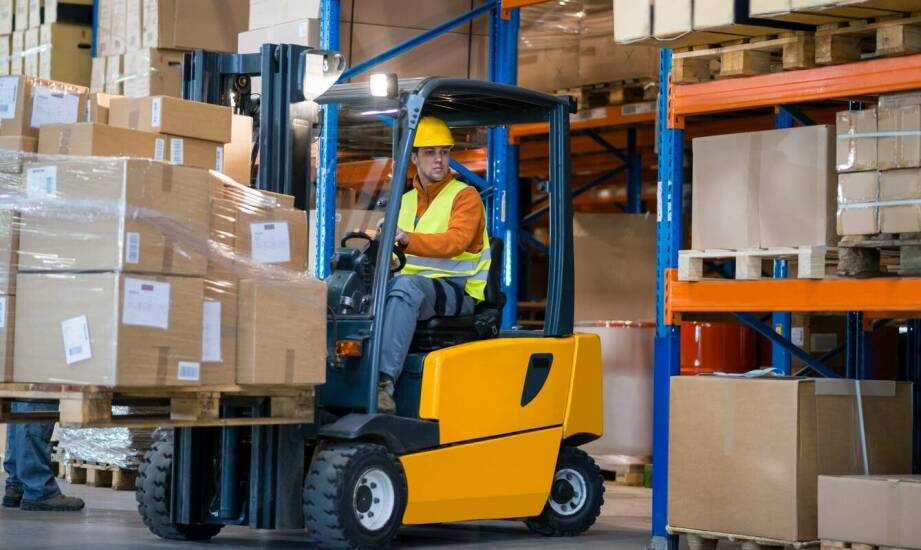 Jakie są kluczowe zalety zintegrowania co-packingu z własnym transportem firmy?