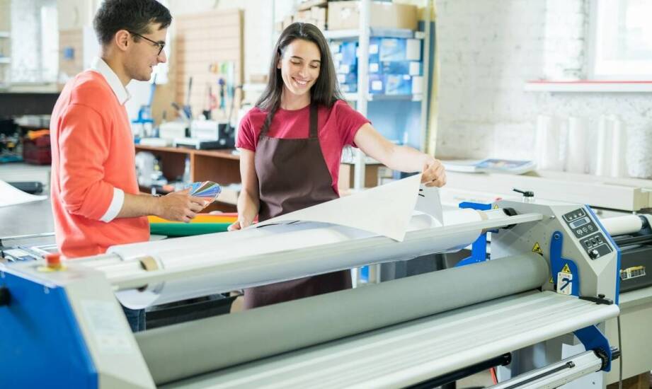 Drukarnia w Goleniowie: jak projektować firmowe katalogi dla maksymalnego efektu?