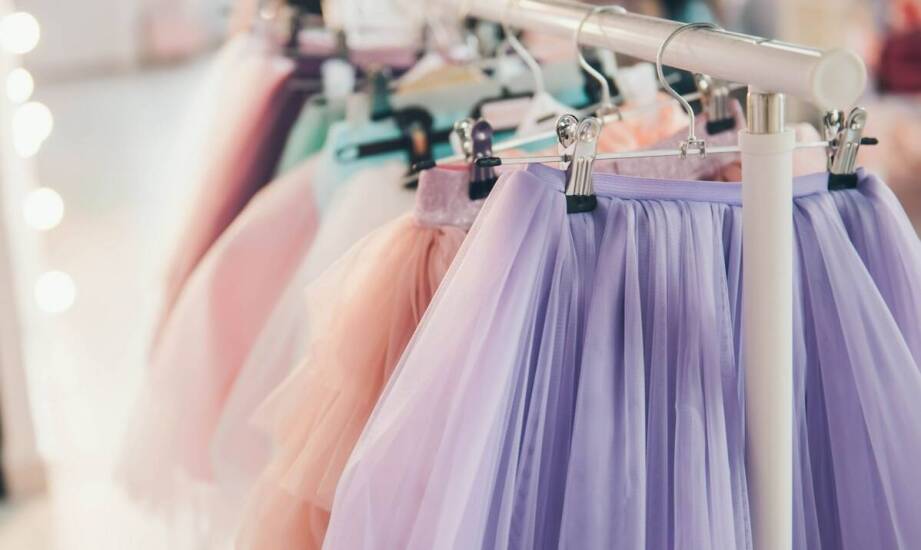 Wygodne spódniczki dla dziewczynek – co oferują polskie firmy?