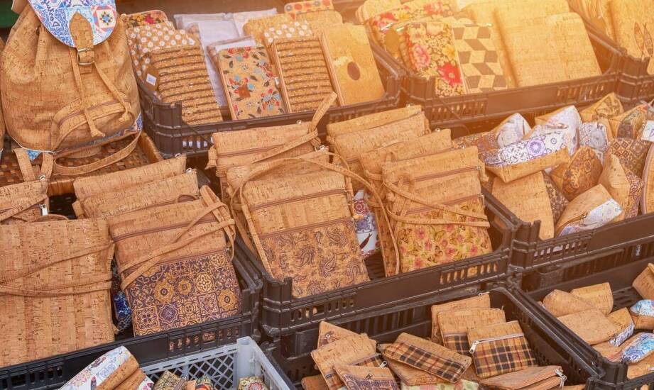 Ekologiczne materiały w produkcji torebek – zalety i przyszłość