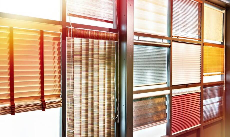 Różnorodność wzorów i kolorów żaluzji jako dekoracyjny element wnętrza