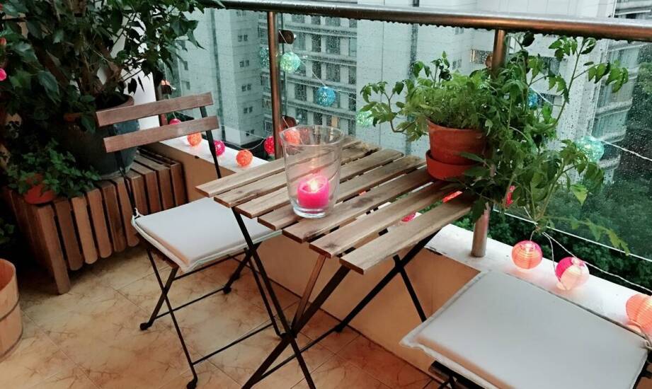 Zastosowanie kryształowych świeczników na tarasach i balkonach