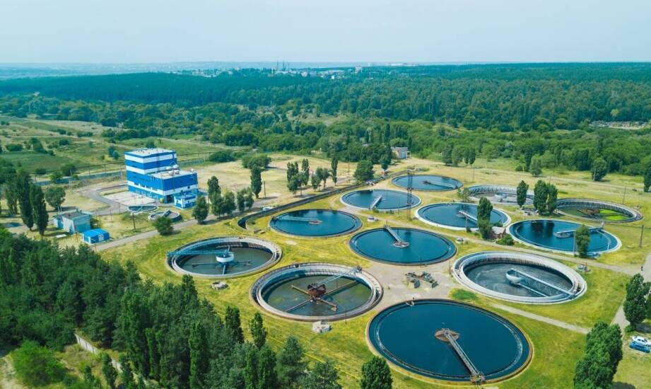 Proces podczyszczania ścieków: etapy i technologie