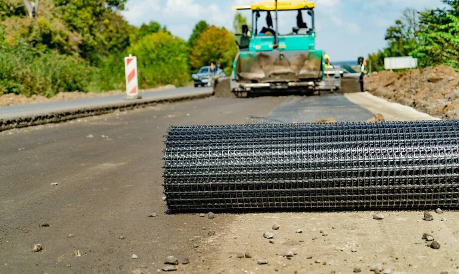 Jak nowoczesne technologie wpływają na jakość betonowych separatorów drogowych