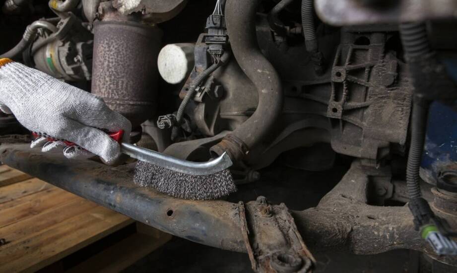 Dlaczego regularna wymiana pompy vacum jest kluczowa dla bezpieczeństwa jazdy?