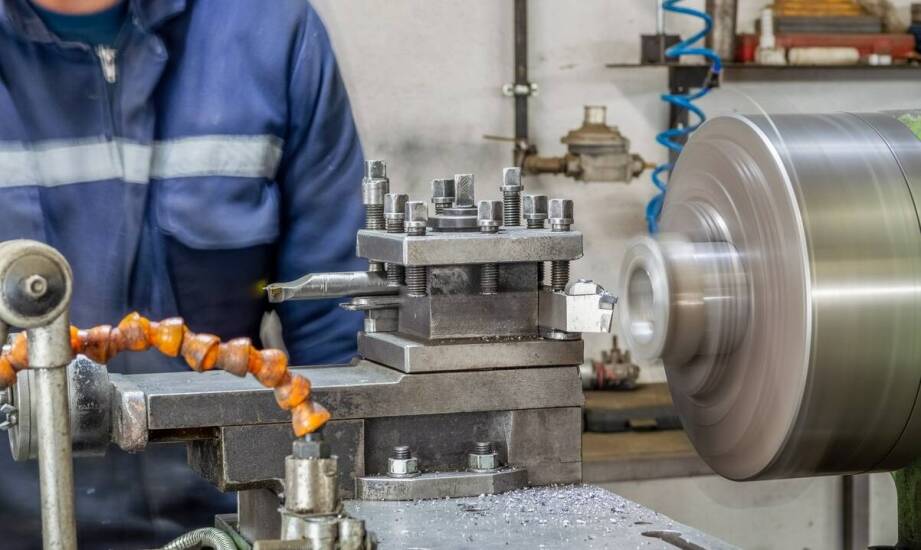 Jak obróbka metali wpływa na innowacyjność w sektorze rolniczym?