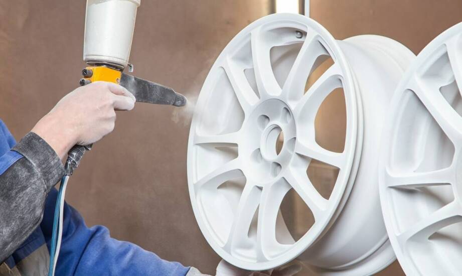 Jakie są najlepsze techniki aplikacji bezbarwnego lakieru na felgi?