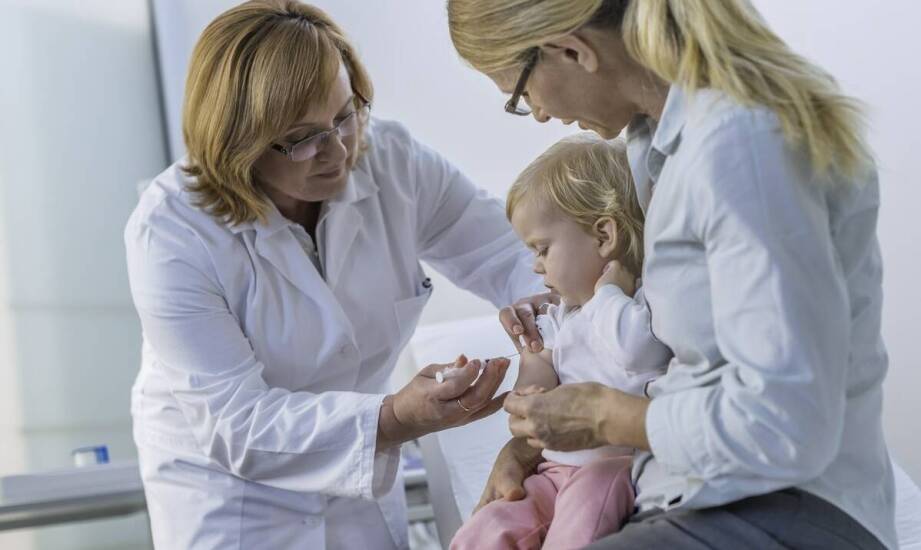 Benzokaina a lidokaina: Jakie są różnice w zastosowaniu pediatrycznym?