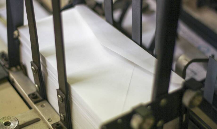 Jakie korzyści daje współpraca z producentem kopert do zamówienia?