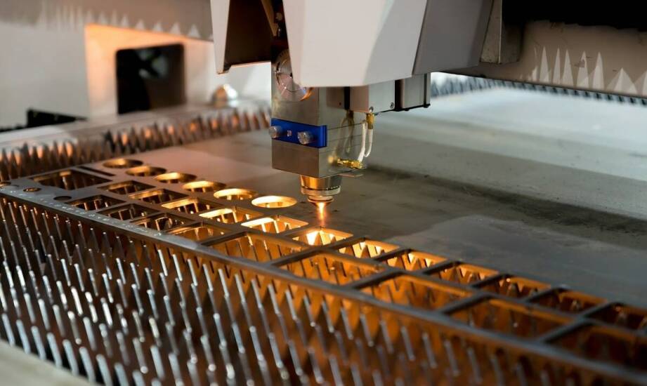 Jak laserowe wycinanie wpływa na jakość produkcji elektroniki