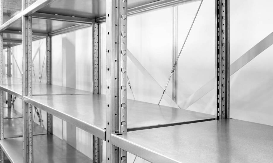 Dlaczego jakość materiałów użytych do produkcji regałów jest kluczowa?