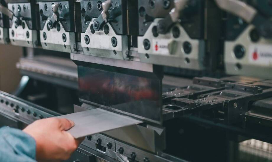 Jak narzędziowa stal wpływa na jakość i efektywność produkcji w branży AGD?