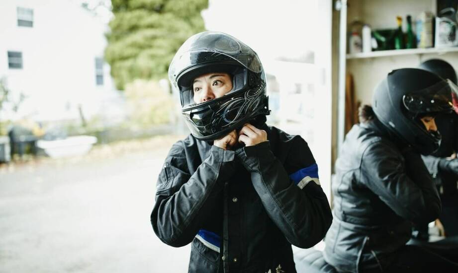 Jakie są najczęstsze błędy przy wyborze motocyklowej odzieży i jak ich uniknąć?