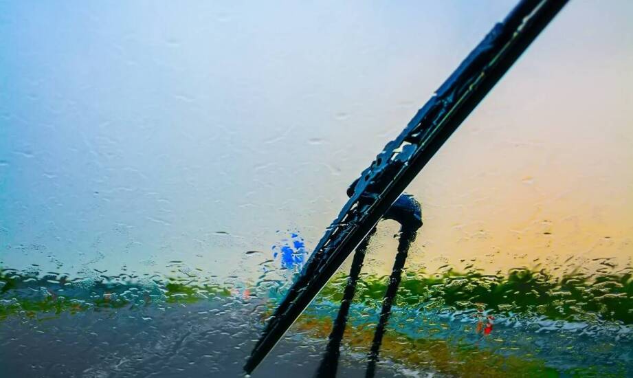 Jak wybrać najlepsze uniwersalne wycieraczki samochodowe dla Twojego pojazdu?