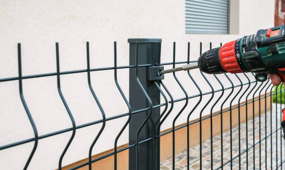 Jakie są najnowsze techniczne rozwiązania w montażu drewnianych paneli ogrodzeniowych?