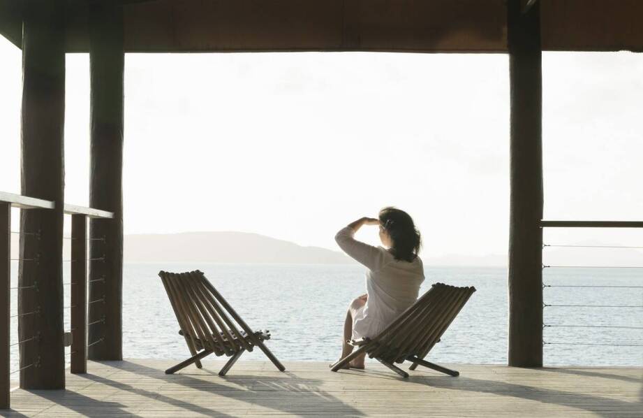 Hotel przy morzu: relaks na widokowych tarasach z leżakami