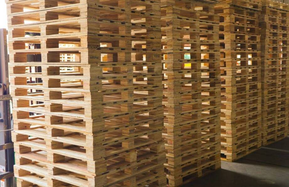 Czy warto inwestować w jednorazowe palety przy dużych zamówieniach?