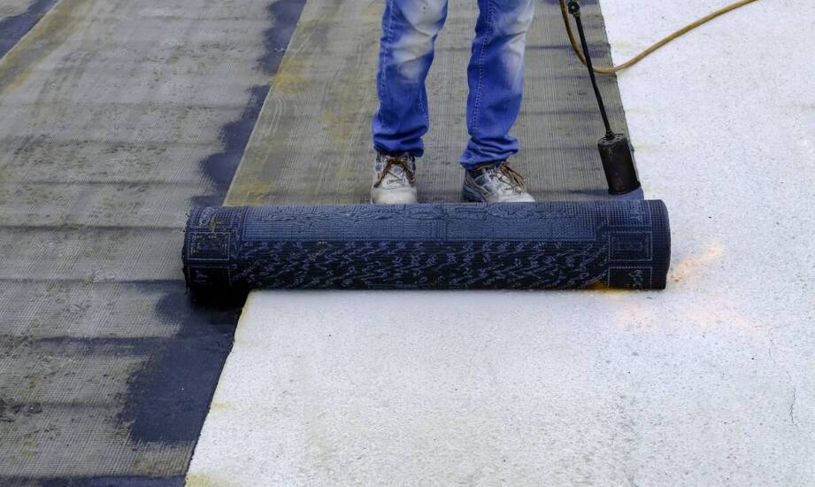 Jak wybrać odpowiednie gumowe płyty EPDM do izolacji termicznej w zakładach produkcyjnych?