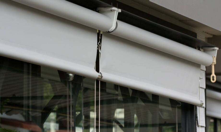 Praktyczne zastosowanie rolet dzień i noc w komercyjnych przestrzeniach