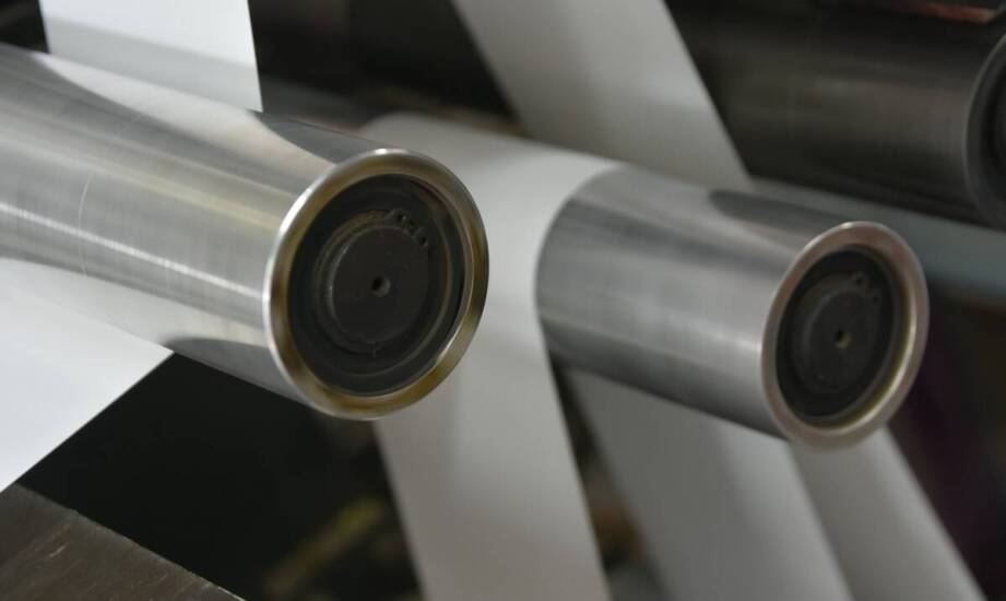 Jakie są korzyści z inwestowania w oryginalne podtrzymujące rolki?