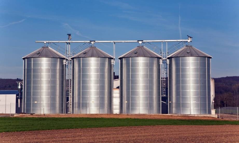 Zalety używanych zbiorników do zboża w małych gospodarstwach rolnych